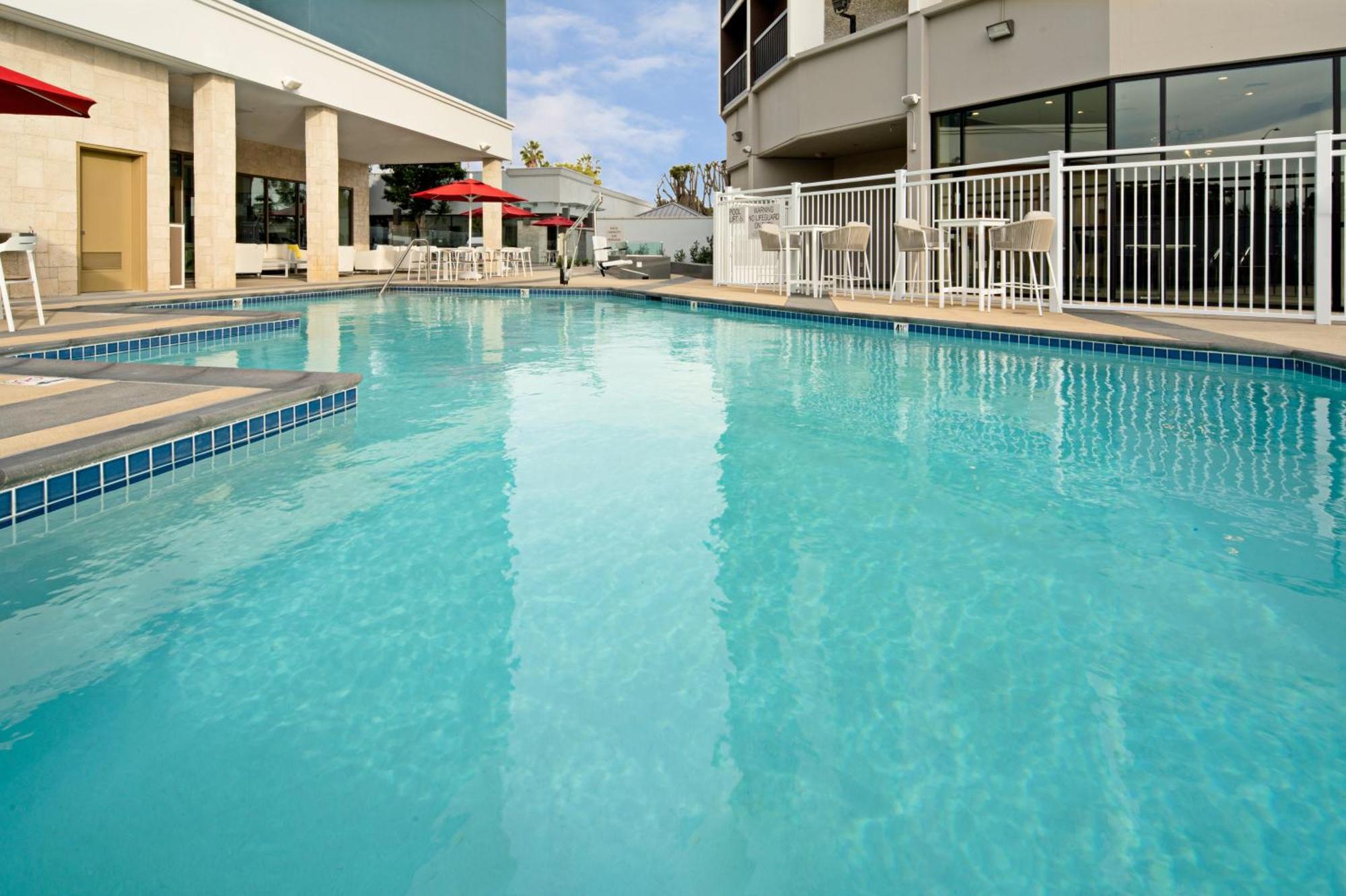 Holiday Inn Long Beach - Airport By Ihg Екстер'єр фото