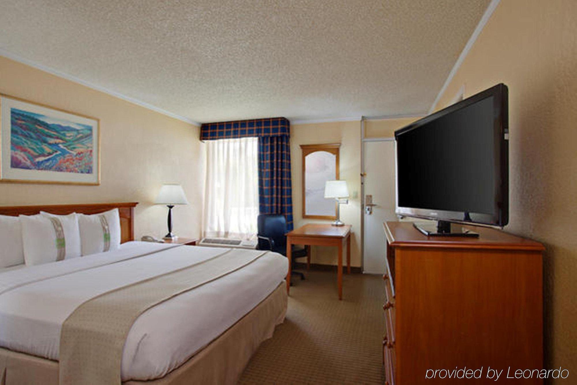 Holiday Inn Long Beach - Airport By Ihg Екстер'єр фото