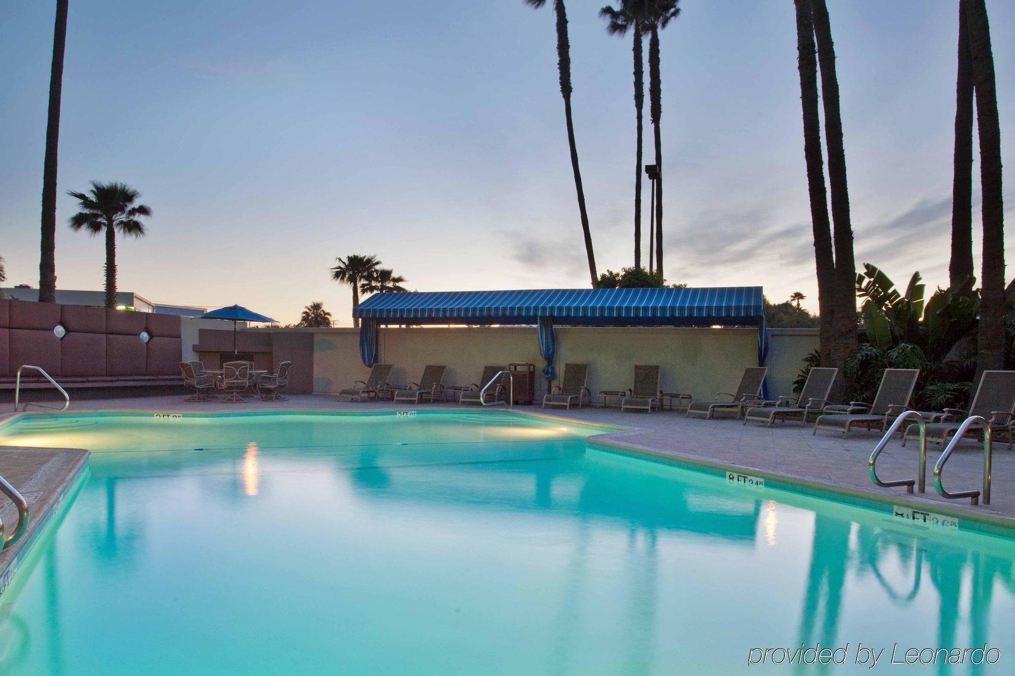 Holiday Inn Long Beach - Airport By Ihg Зручності фото
